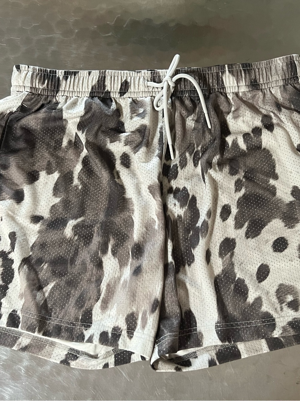 Abercrombie & Fitch Men's Retro Mesh Shorts - Black & Cream